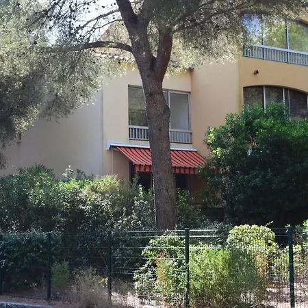 Appartement T2 Climatise A 500m De La Sur La Presqu'ile De Mandrier Sur *