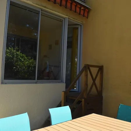 Appartement T2 Climatise A 500m De La Sur La Presqu'ile De Mandrier Sur *